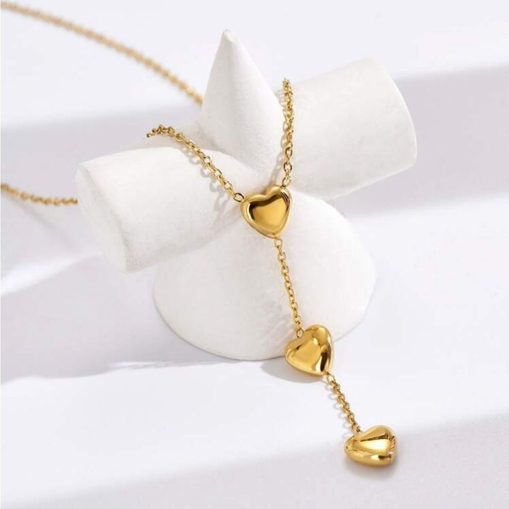 Gold heart Necklace Q444